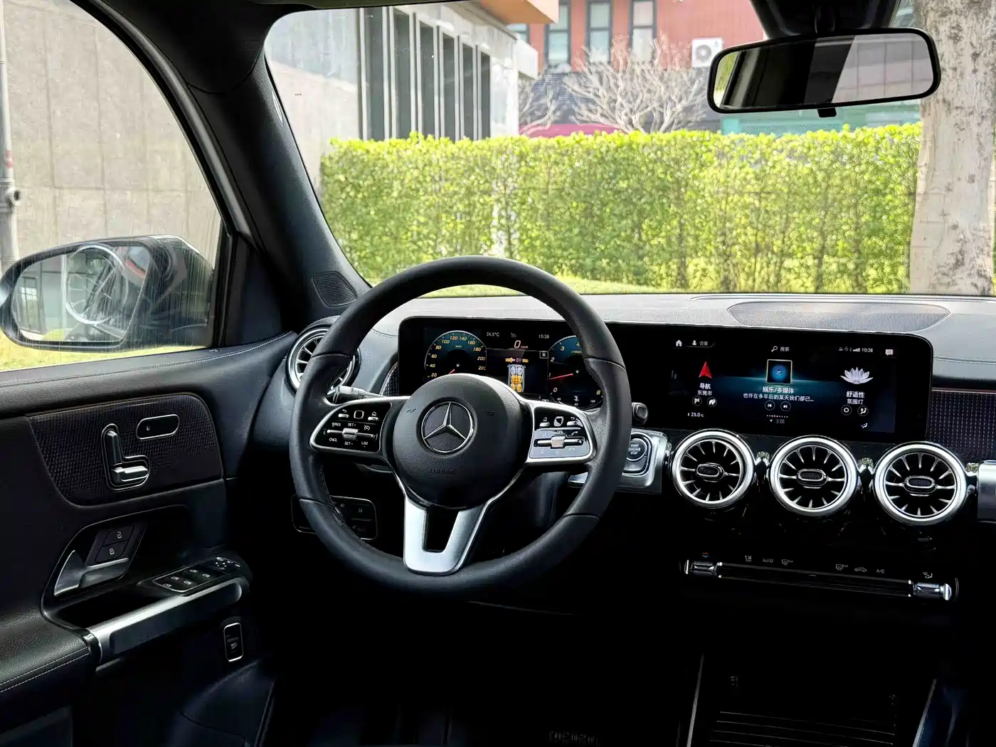 Mercedes-Benz GLB 2022 Model GLB 200 Fashion Edition фото 16