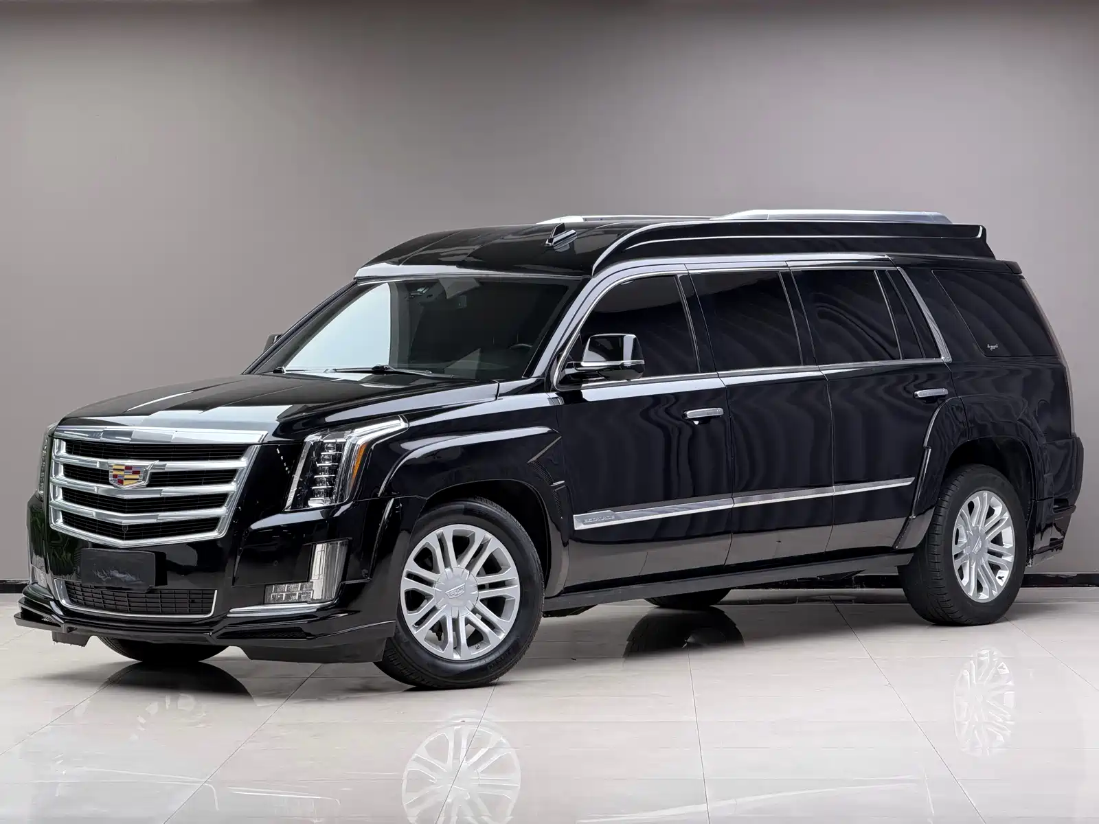 Фото 1 - Cadillac Escalade