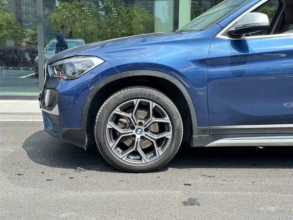BMW X1 2022 sDrive20Li Fashion фото 4
