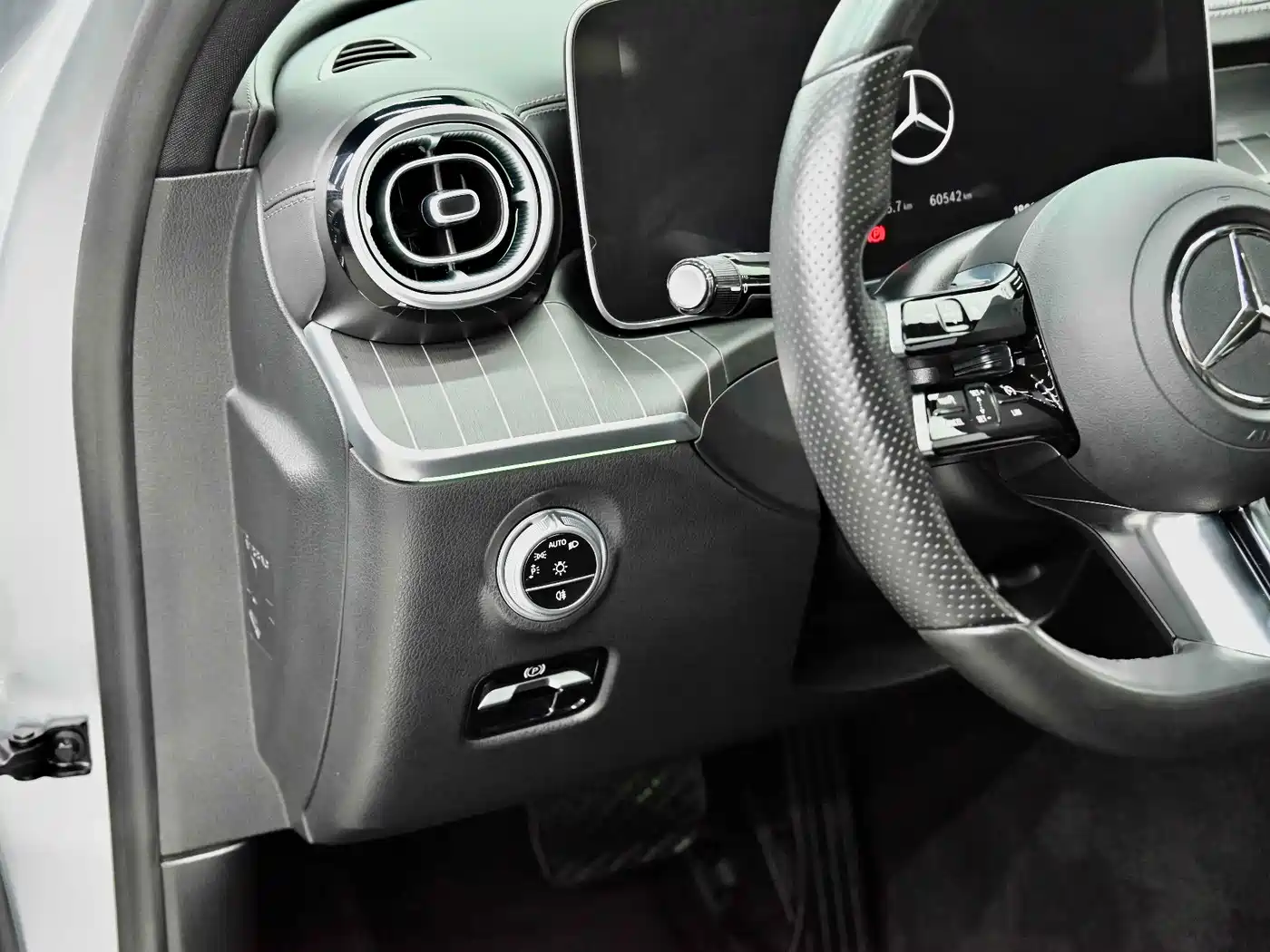 Mercedes-Benz C-Class 2024 C 260 L Sport фото 17