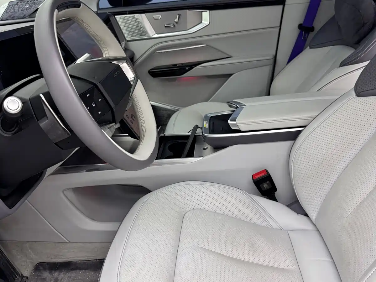 HiPhi Y 2023 2023 765km Flagship Edition