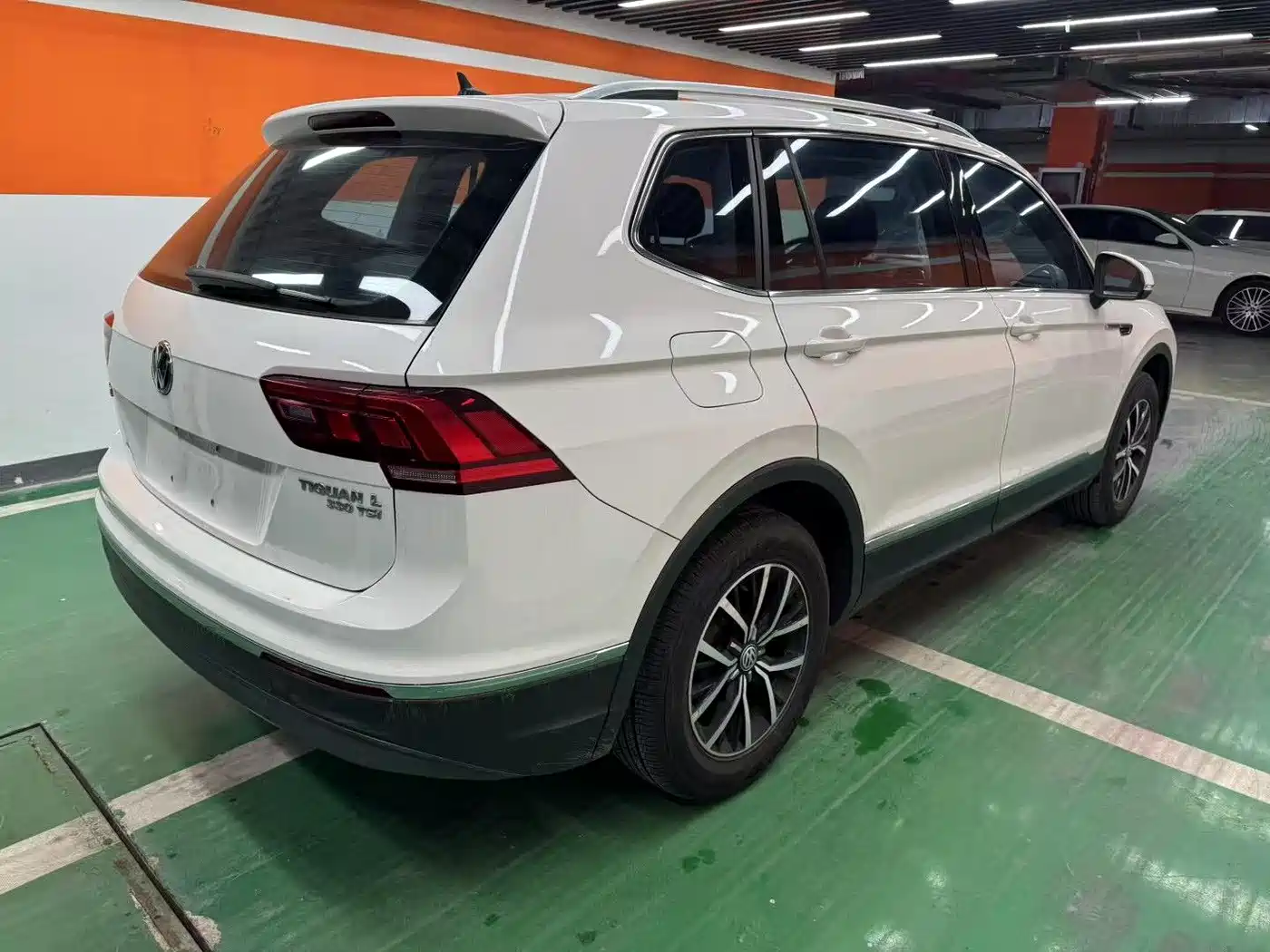 Volkswagen Tiguan L 2018 Facelift 330TSI Automatic 2WD Trend Edition фото 9