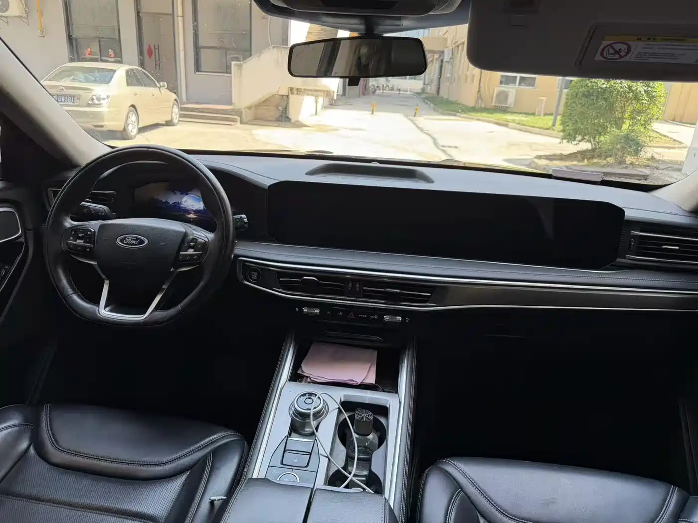 FORD EXPLORER