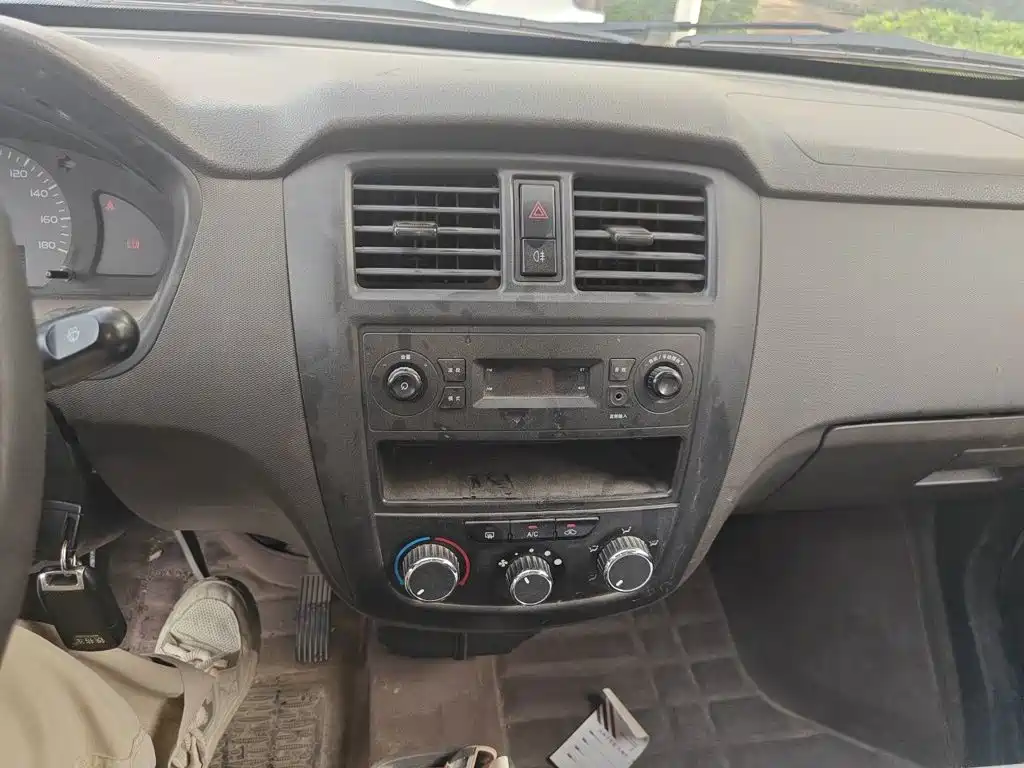 Wuling Motors Wuling Rongguang 2017 2014 1.2L S Base Model