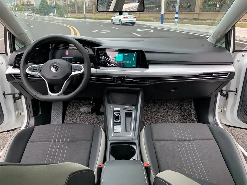 Volkswagen Golf 2023 280TSI DSG Pro фото 10