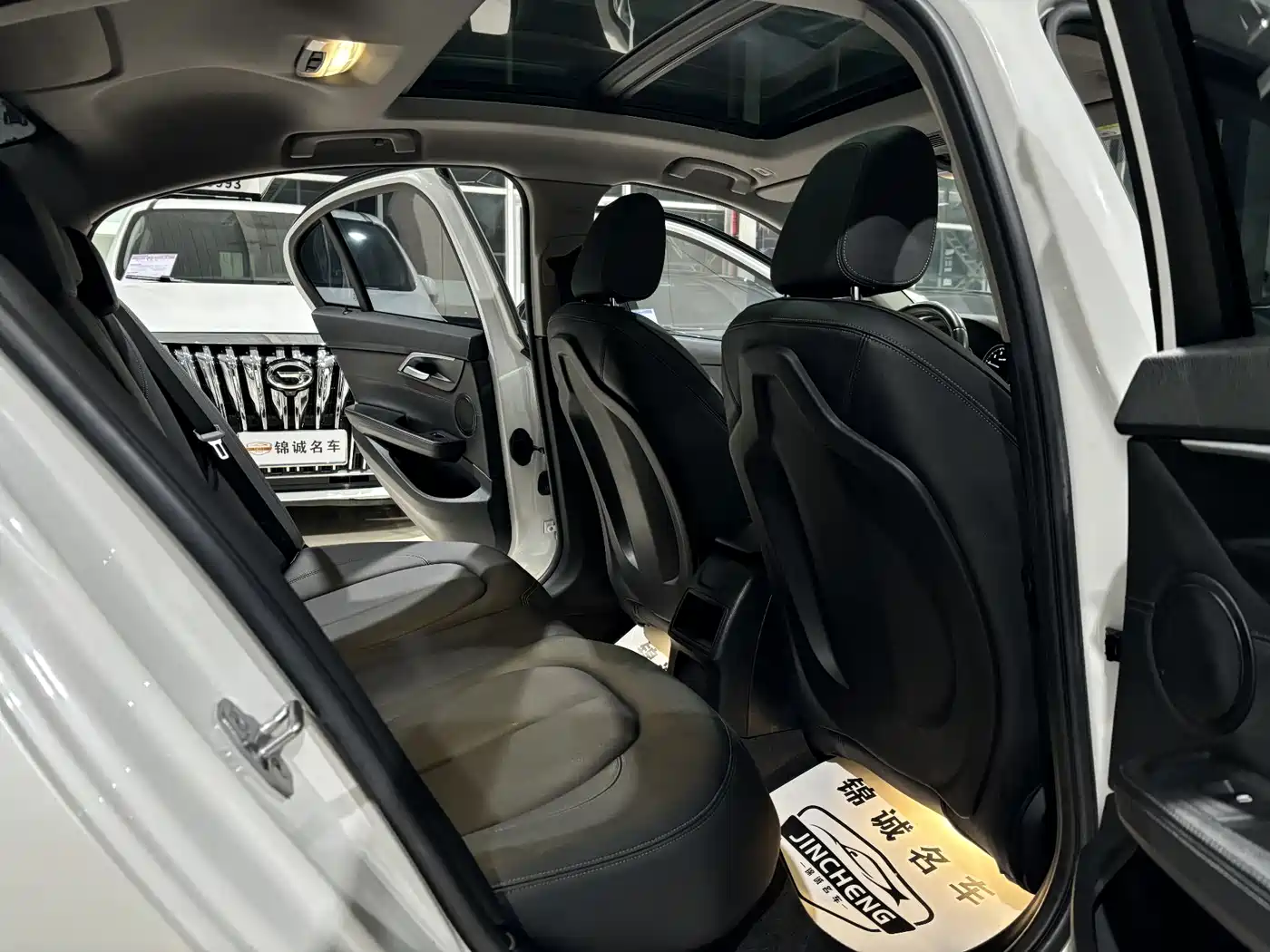 BMW 1 Series 2019 118i M Sport Package фото 10