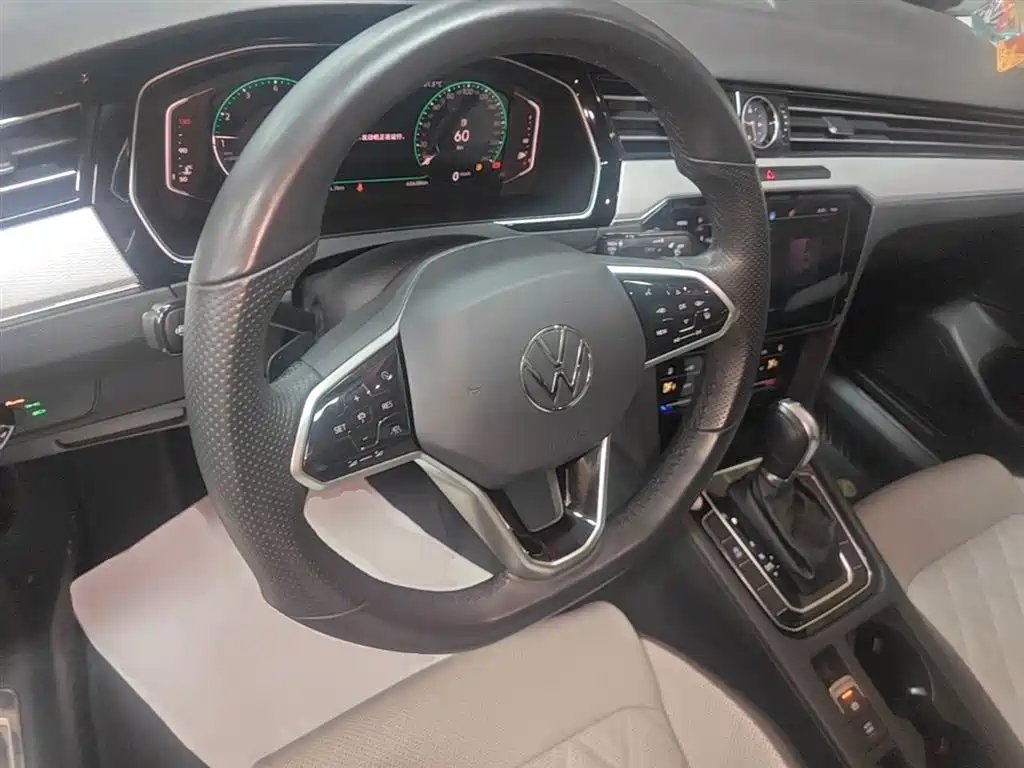 Volkswagen Magotan 2023 Model 2 Million Commemorative Edition 330TSI DSG Luxury фото 11