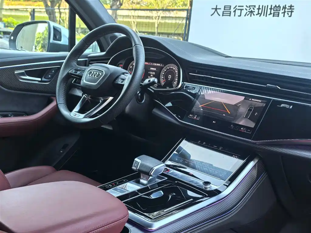 Audi SQ7 2024 4.0 TFSI фото 8