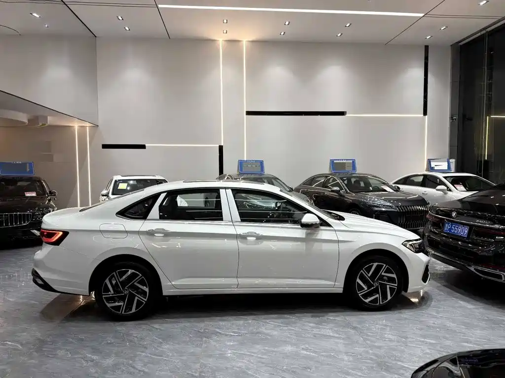Volkswagen Sagitar 2026 2025 Facelift 300TSI DSG Beyond Edition