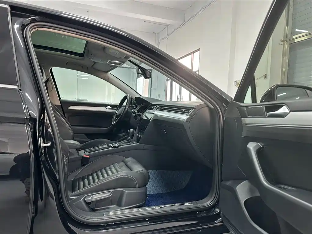 Volkswagen Magotan 2020 280TSI DSG Leading фото 19