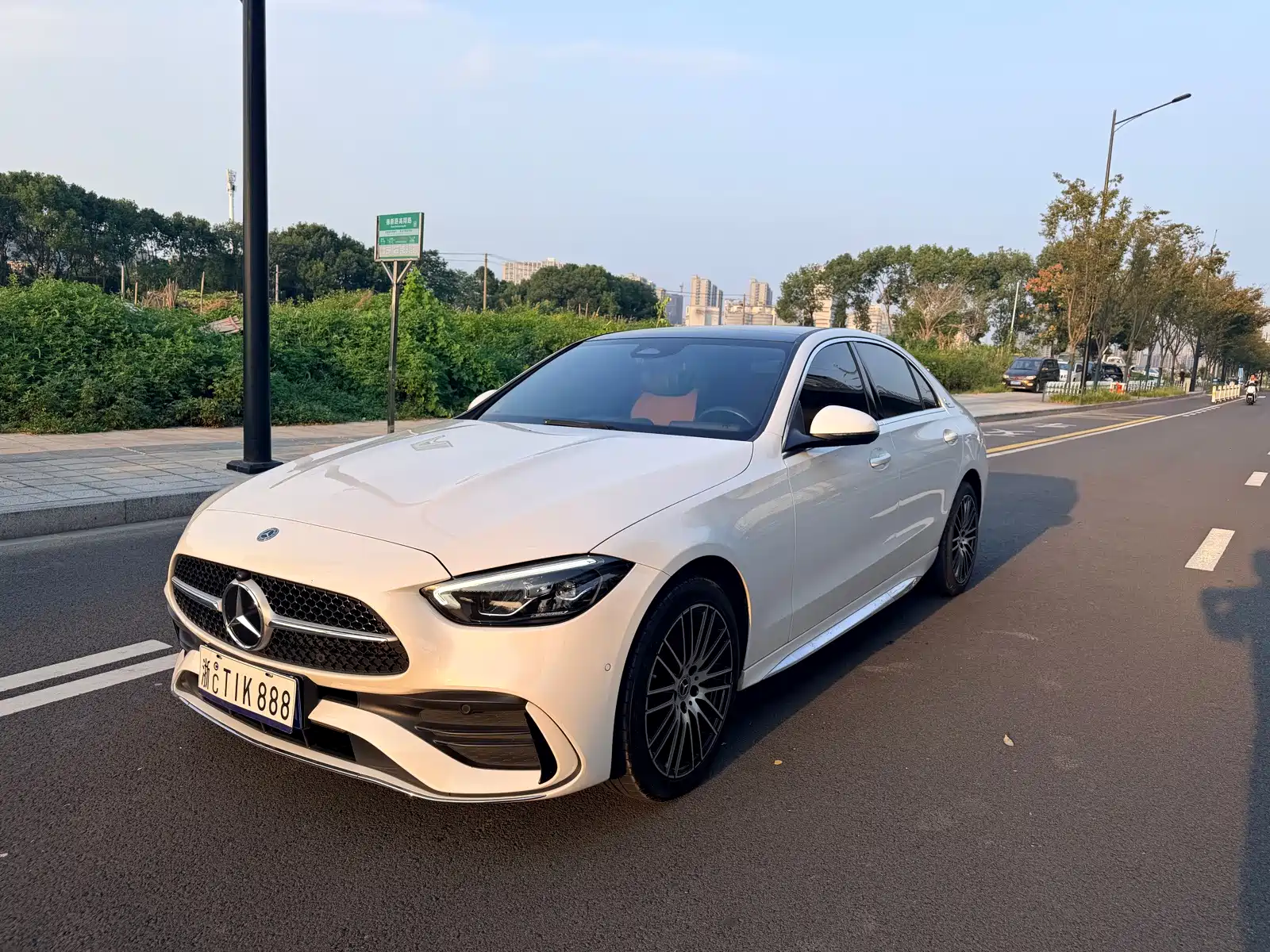 Photo 1 - Mercedes-Benz C-Class