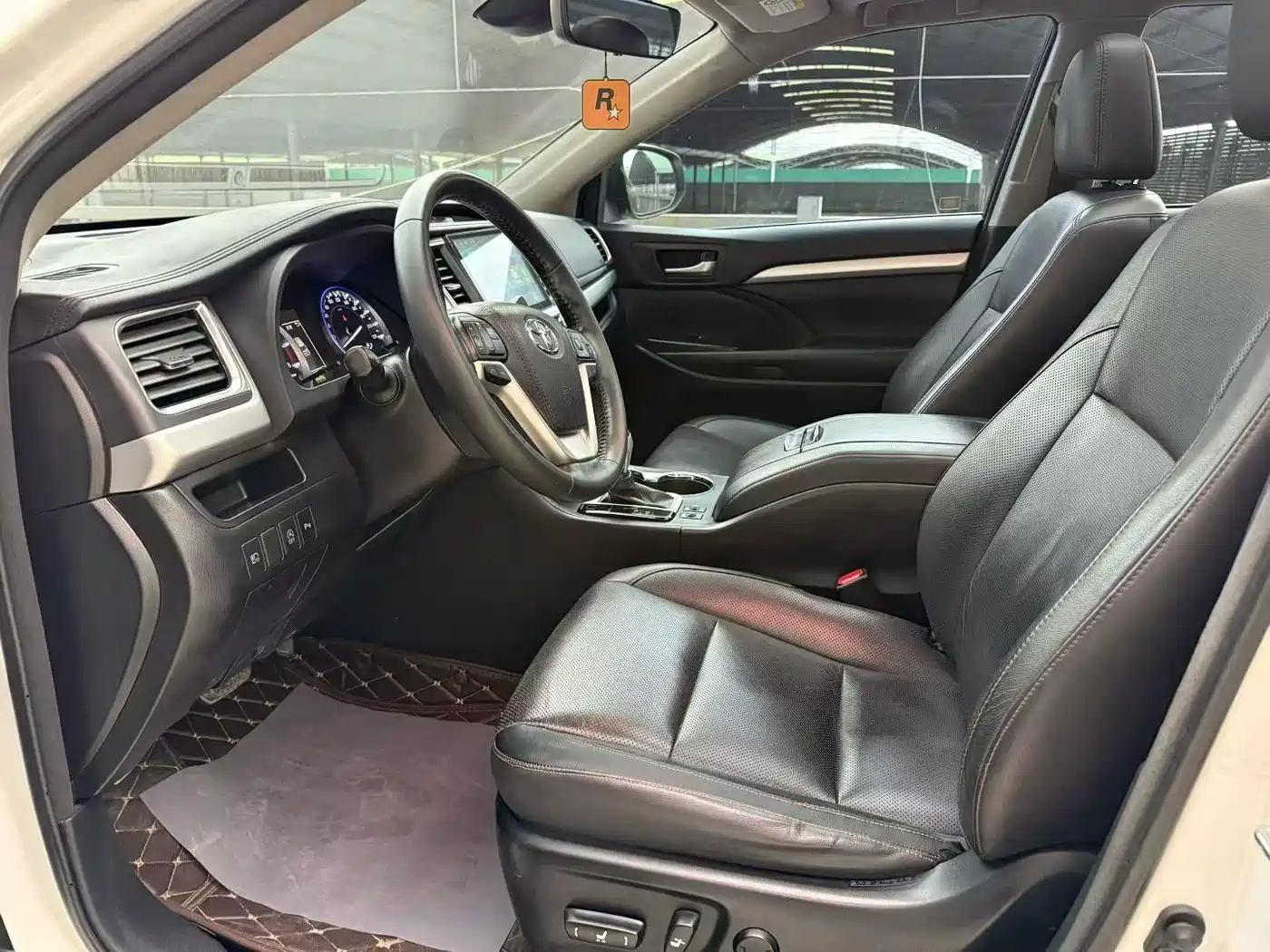 Toyota Highlander 2018 2.0T 4WD Luxury 7-seater China VI фото 7