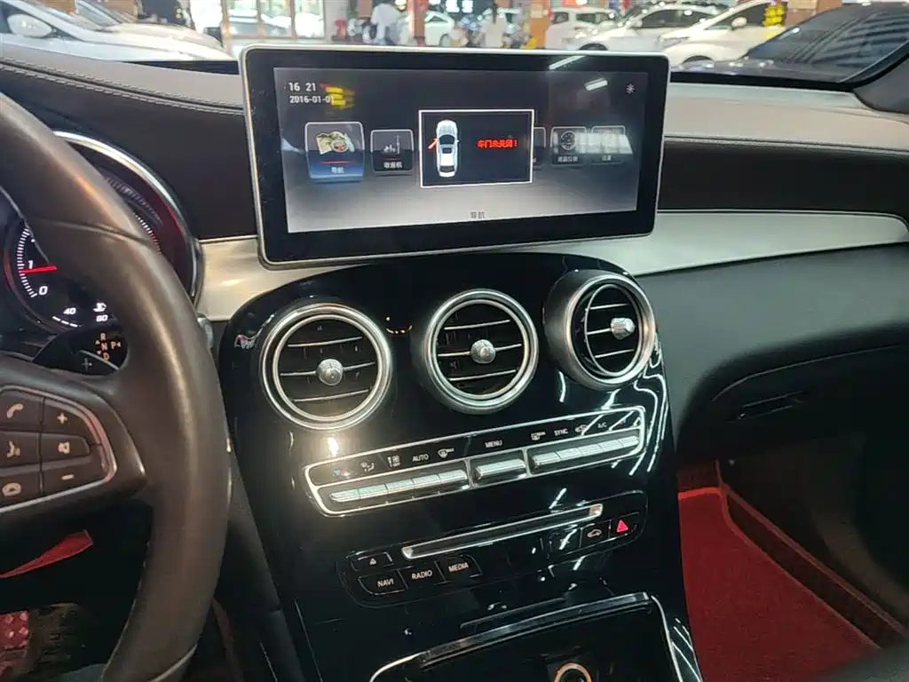 Mercedes-Benz GLC 2018 Facelift GLC 200 4MATIC фото 13