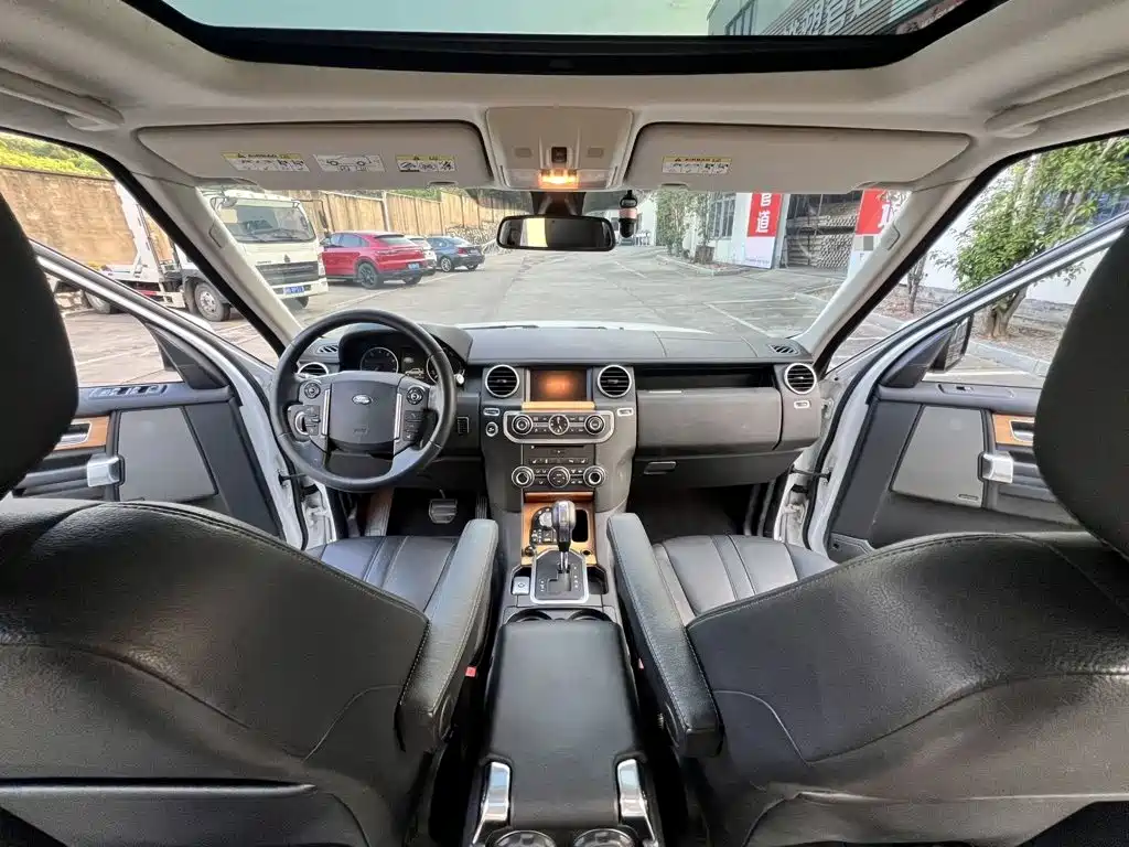 Photo 21 - Land Rover Discovery