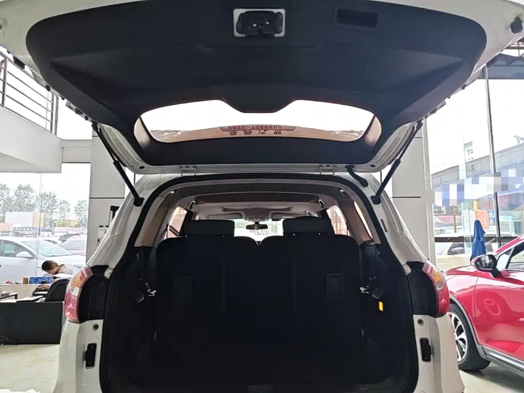 SWM Motor SWM X7 2017 2016 1.5T Manual Premium 7-Seater