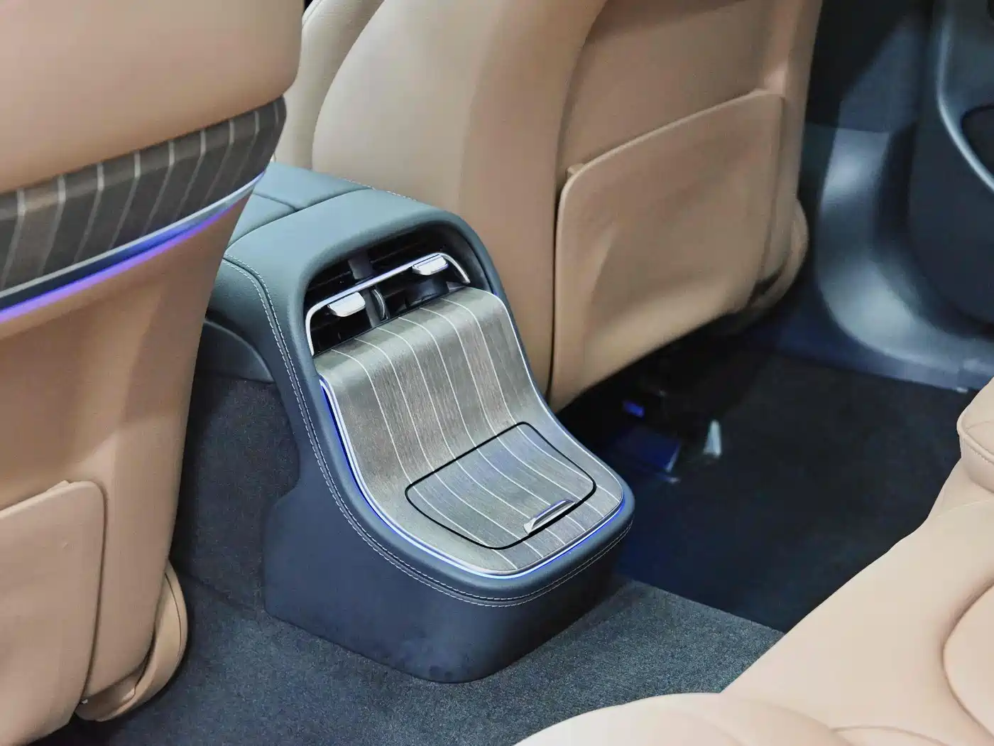 Mercedes-Benz E-Class 2025 E 300 L Fashion фото 35