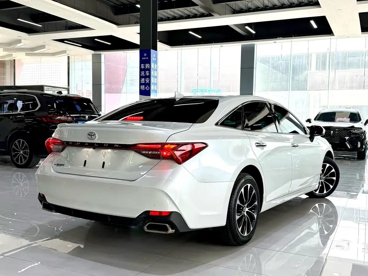 Toyota Avalon 2023 2.5L Luxury Edition фото 9