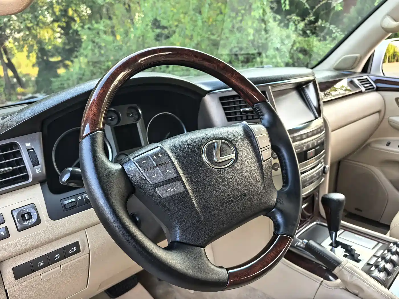 Lexus LX 2010 2009 570