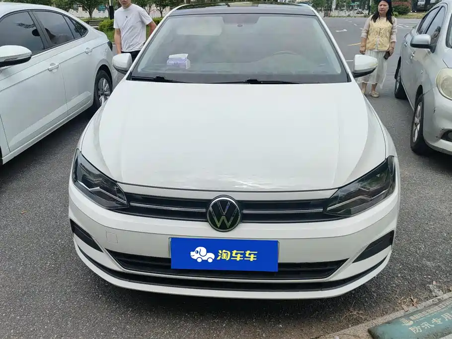 Volkswagen Polo 2021 Plus 1.5L Automatic Panorama Enjoyment Edition фото 2