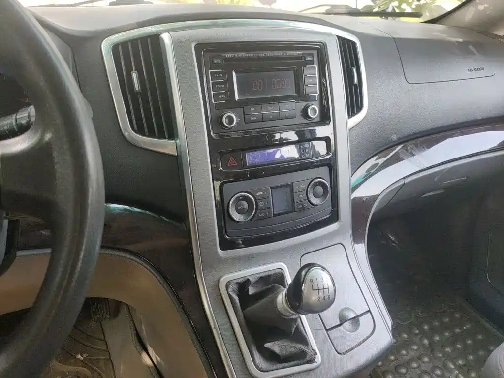 Dongfeng Fengxing Fengxing CM7 2015 2014 2.4L Manual Business Edition