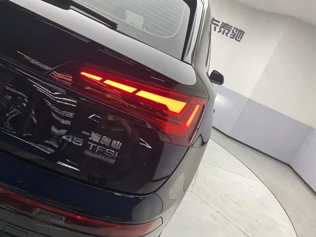 Audi Q5L 2024 Model 45 TFSI Luxury Dynamic фото 36