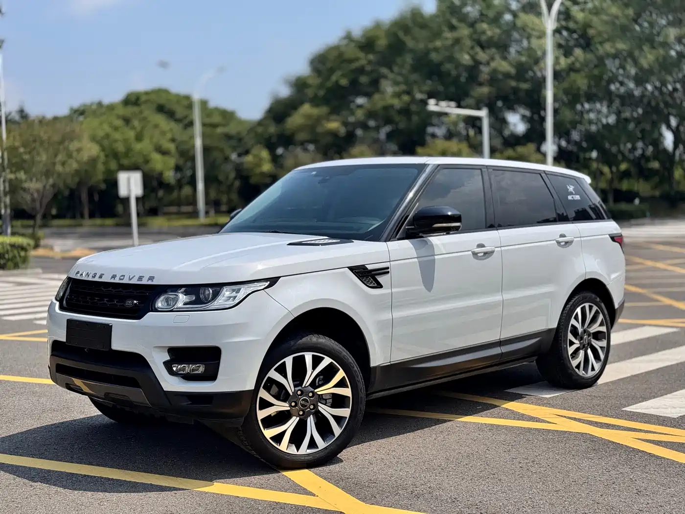 Land Rover Range Rover Sport 2016 Model 3.0 SC V6 HSE фото 21