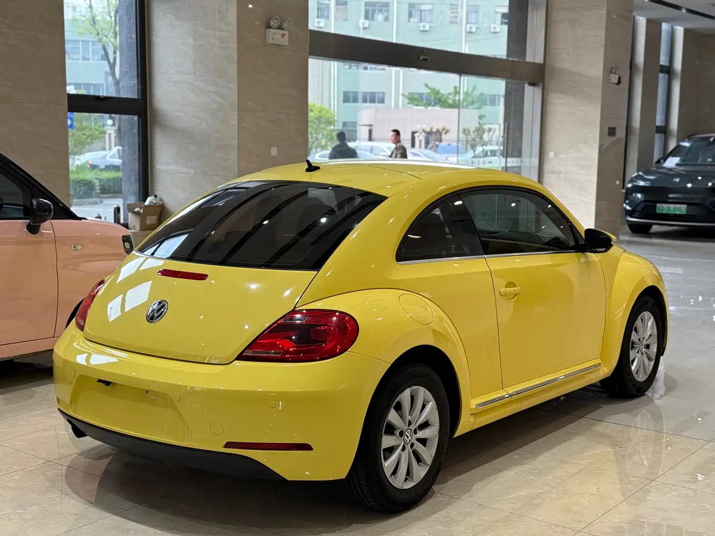 Volkswagen Beetle 2015 180TSI фото 15