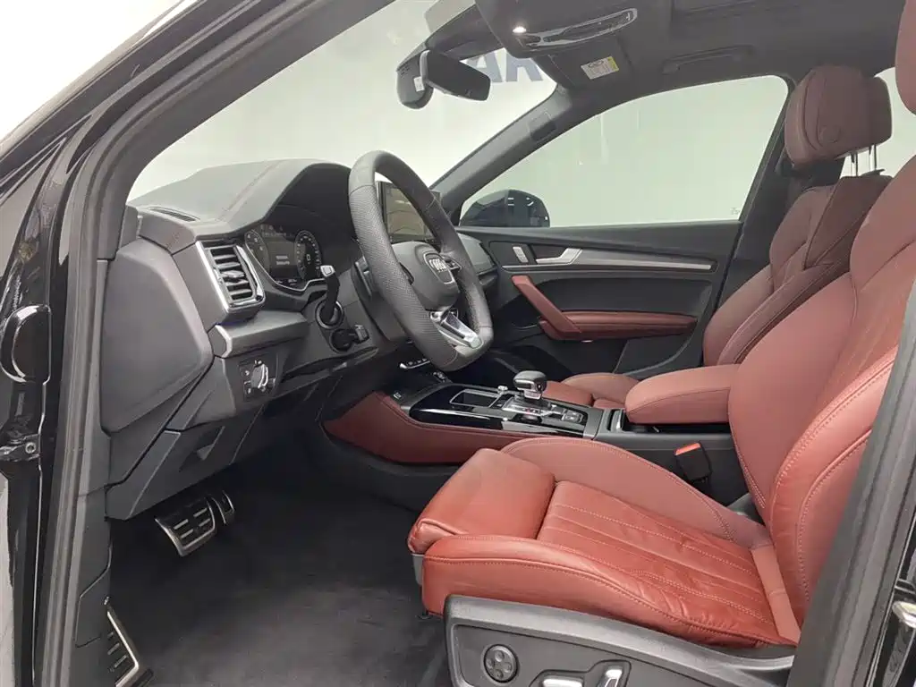 Audi Q5L 2024 Model 45 TFSI Luxury Dynamic фото 19