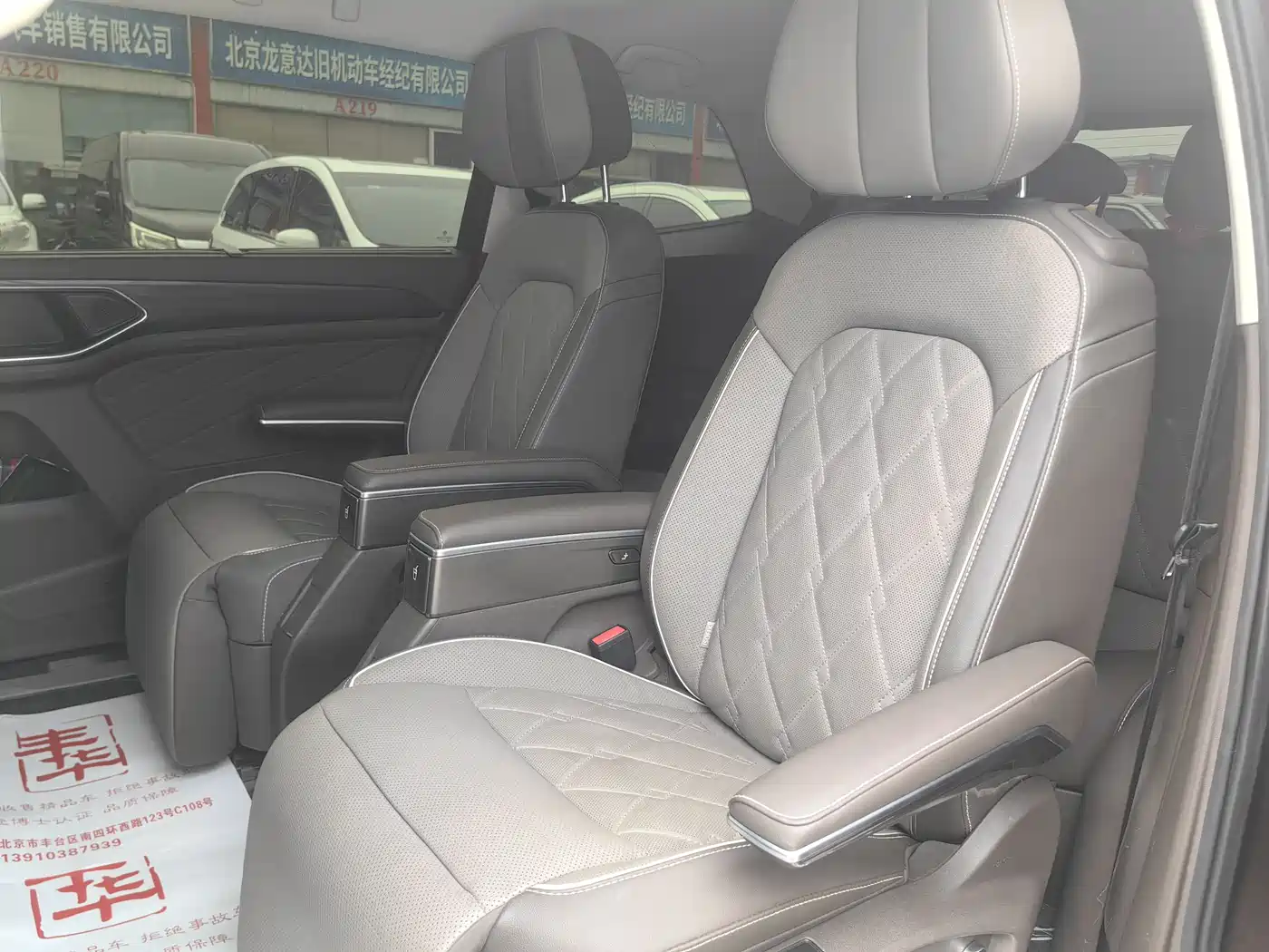 Volkswagen Viloran 2022 380TSI Premium Edition фото 6