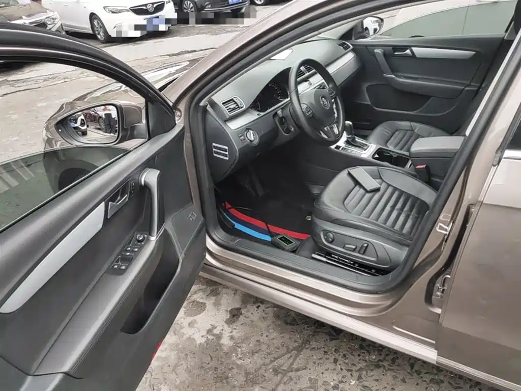 Volkswagen Magotan 2015 1.8TSI Leading фото 16