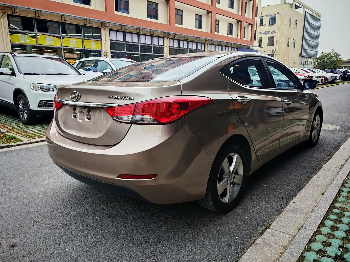 Hyundai Langdong 2013 1.6L Automatic Leading фото 8