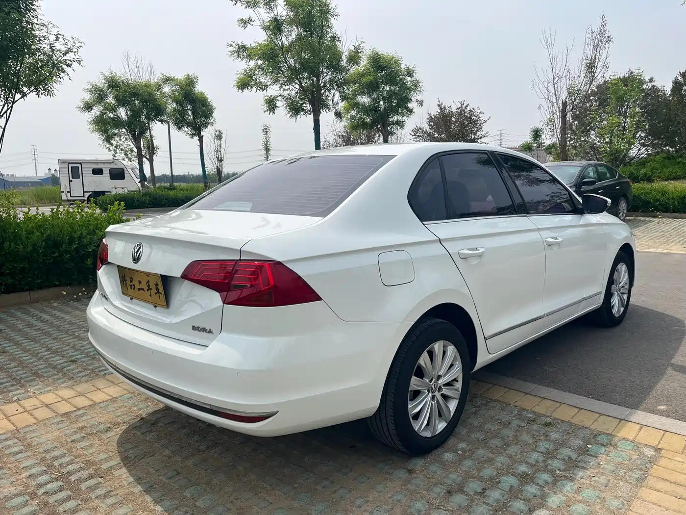 Volkswagen Bora 2016 Model 1.6L Manual Comfort фото 8
