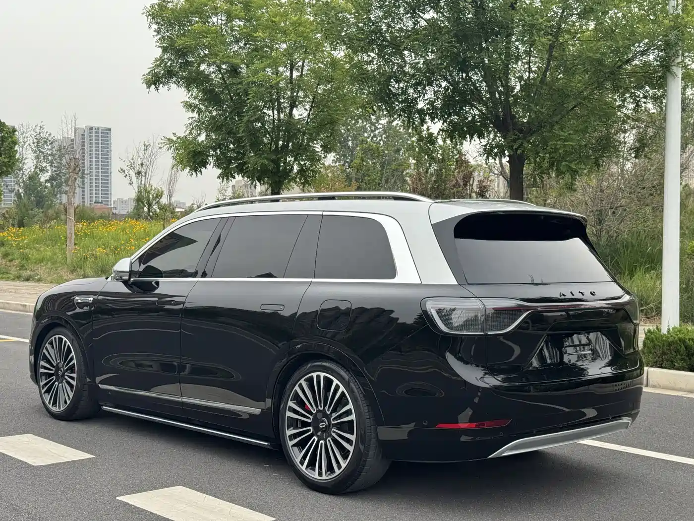 AITO Wenjie AITO M9 2024 Range Extender Ultra 52kWh 6-seater фото 17