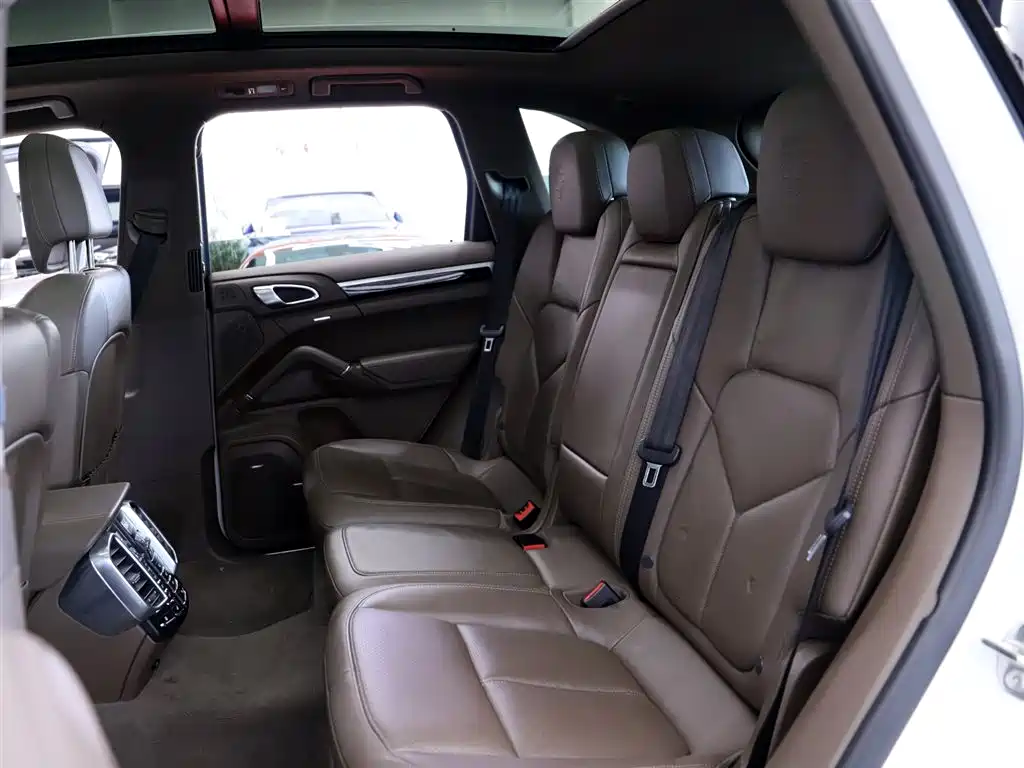 Porsche Cayenne 2014 Cayenne Platinum Edition 3.0T фото 7