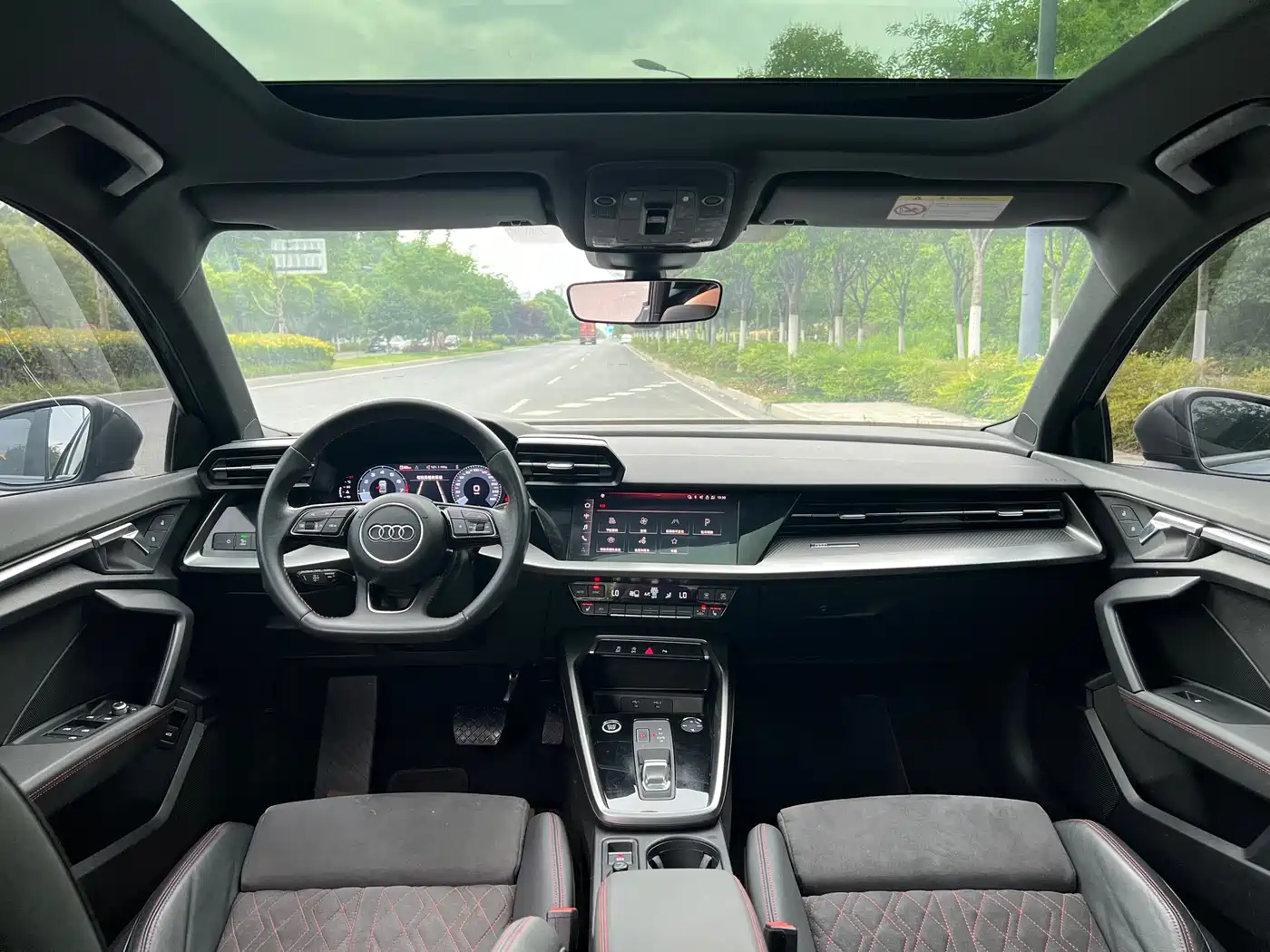 Audi A3 2022 Model A3L Limousine 35 TFSI RS Kit Speed Edition фото 14
