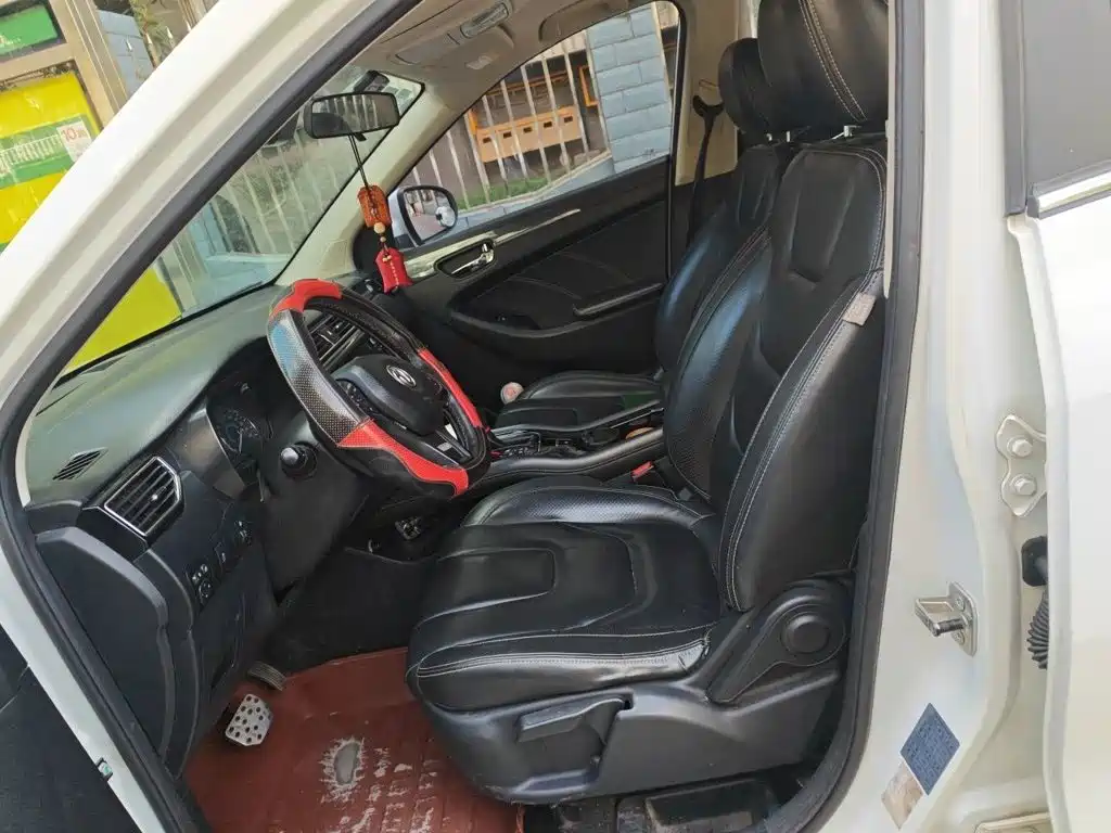 Dongfeng Fengguang Fengguang 580 2016 2016 Model 1.5T CVT Luxury Version