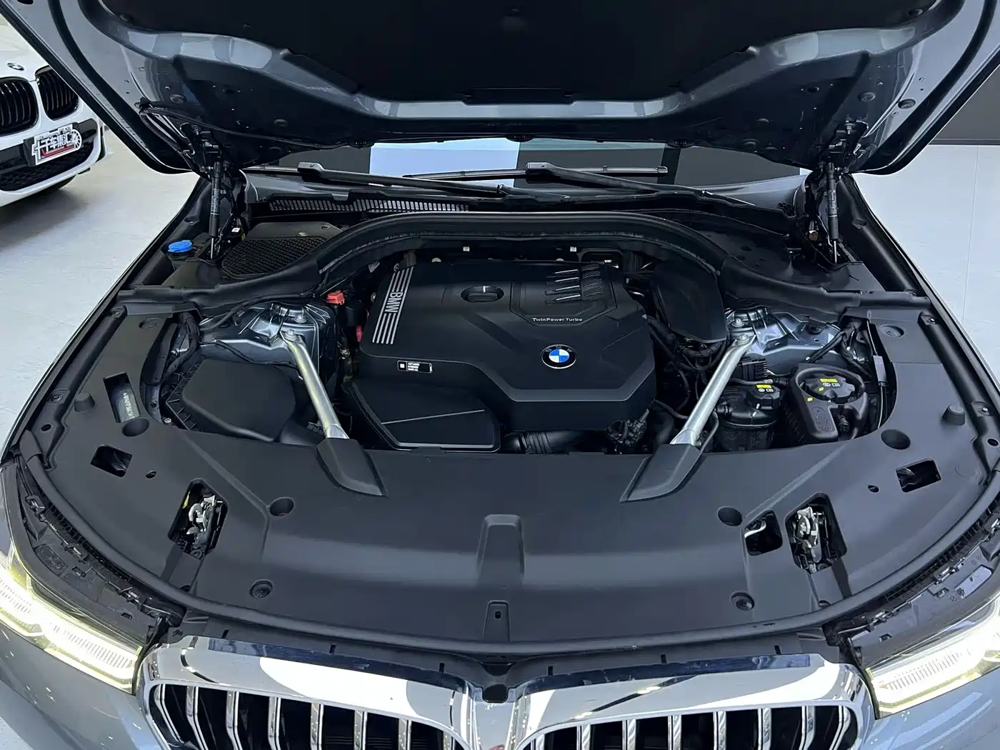 BMW 6 Series GT 2023 2022 Model 630i Luxury Design Package