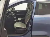 Photo 10 - Ford Escape