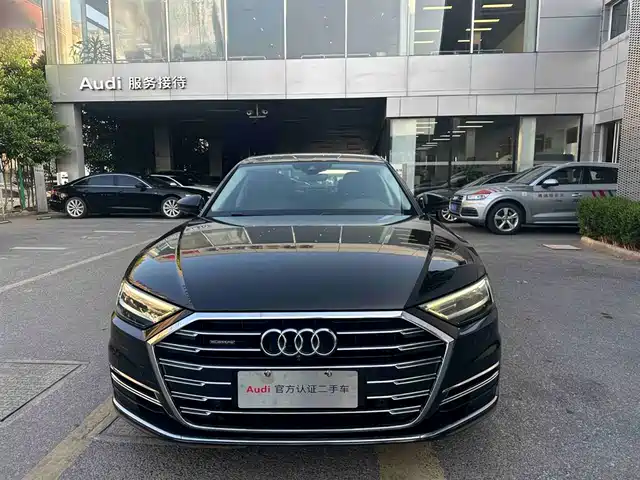 Audi A8 2018 A8L 55 TFSI quattro Launch Premium — фото 2