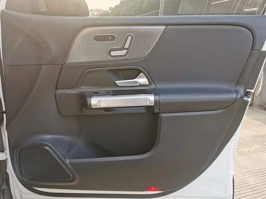 Mercedes-Benz GLB 2020 Facelift GLB 200 Style фото 17