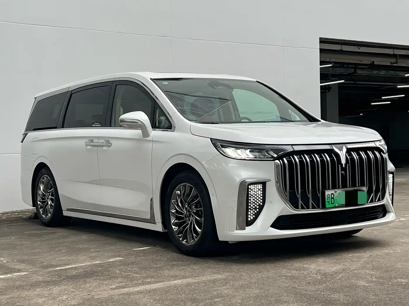 Voyah Auto Voyah Dreamer 2022 Low-carbon Dream+Smart Package фото 3