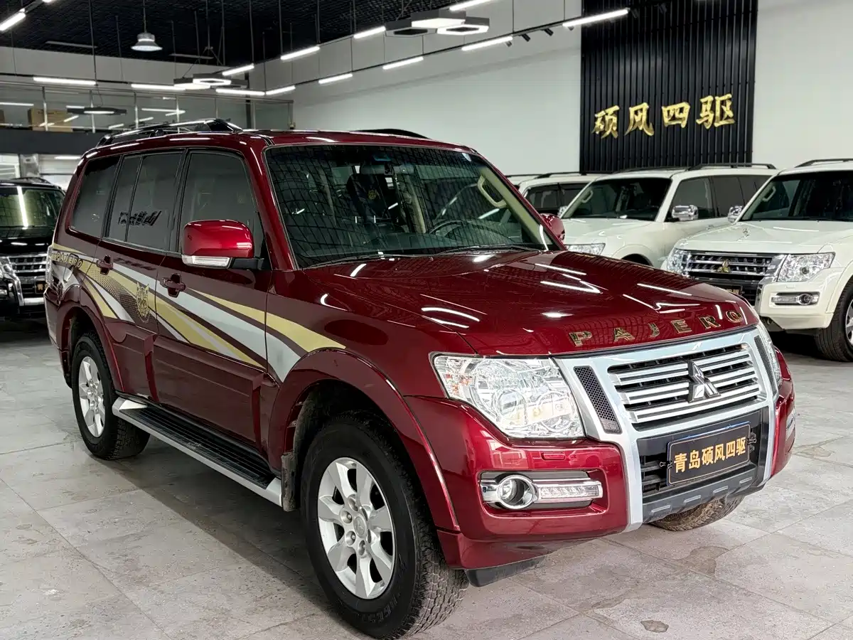 Фото 6 - Mitsubishi Pajero (Import)