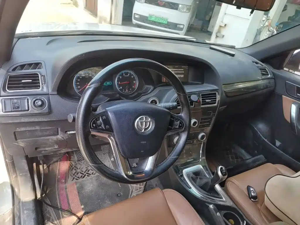 Zhonghua V5 2016 2016 1.5T Manual 2WD Smart Edition
