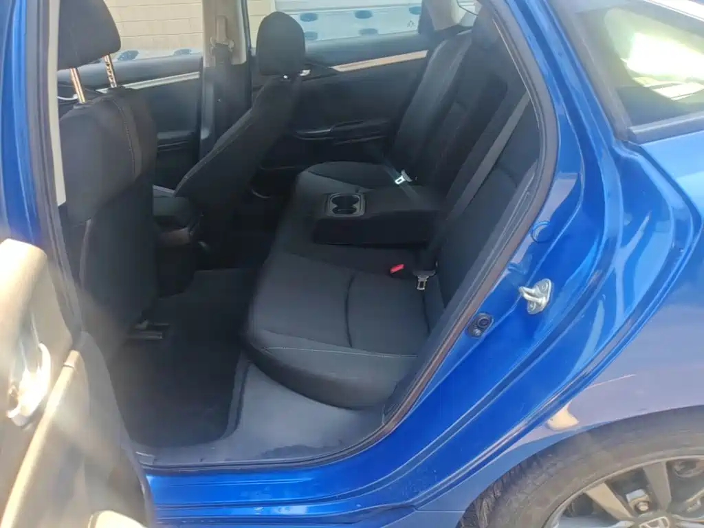 Фото 17 - Honda Civic