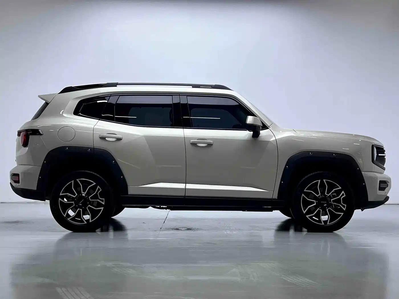 Haval Second-Generation Big Dog New Energy 2025 Hi4 145km Premium Edition фото 11
