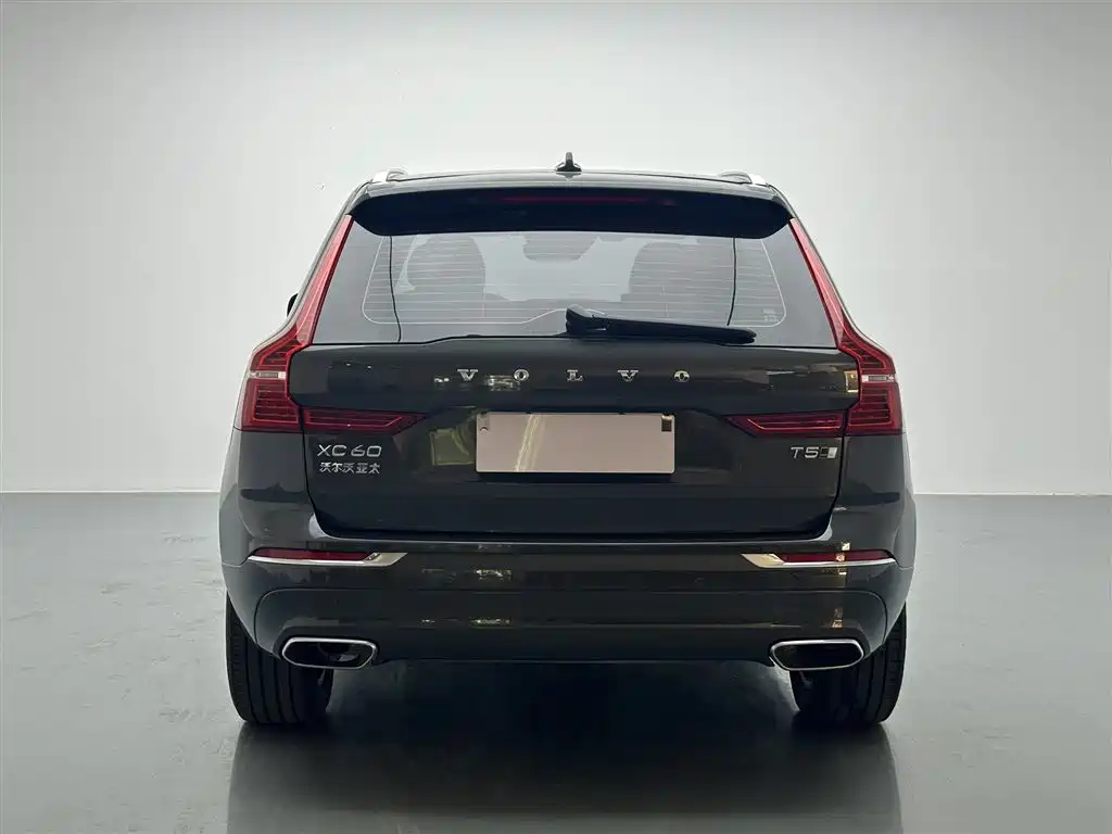 Фото 7 - Volvo XC60