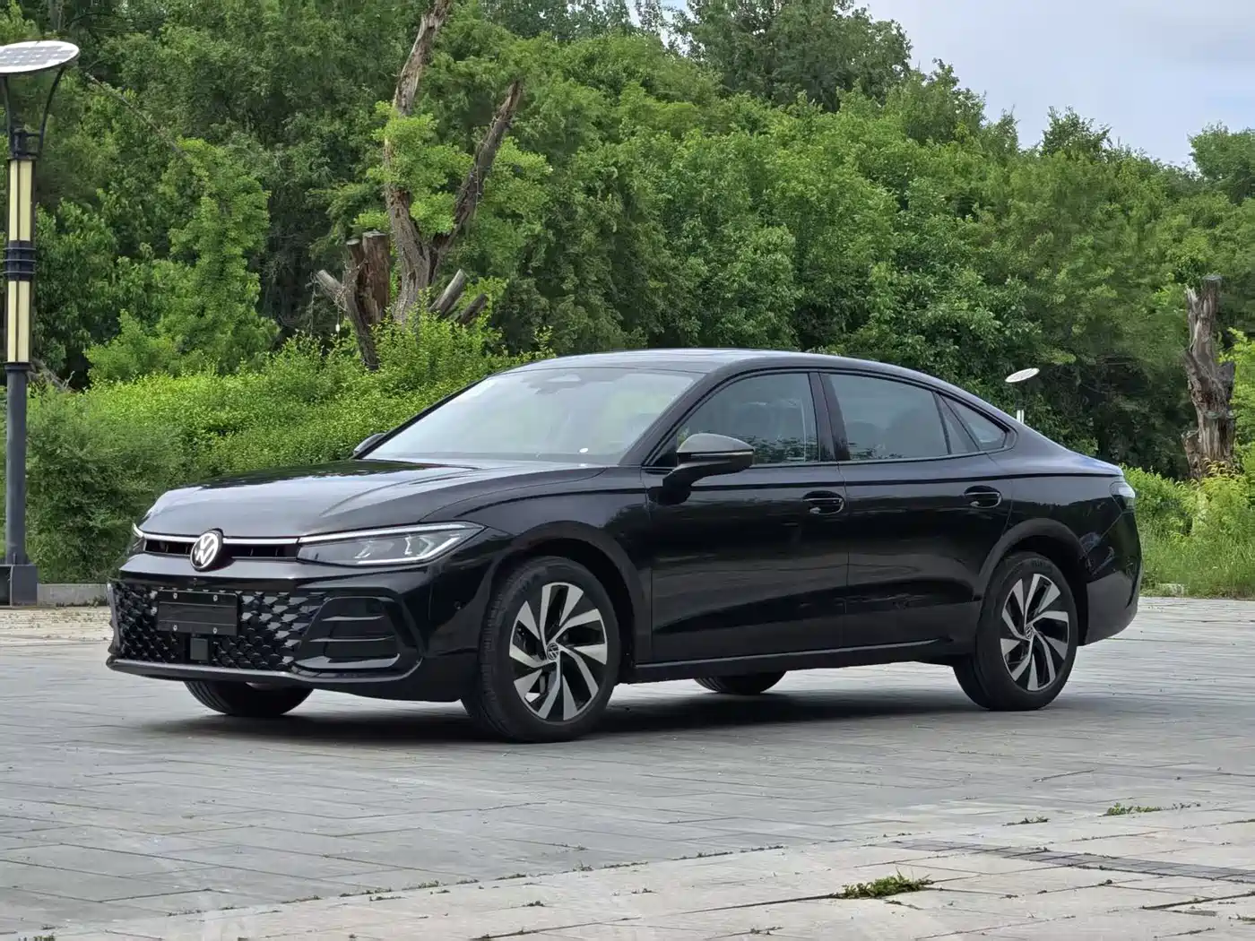 Volkswagen Passat 2026 Pro 380TSI Starlight Dragon Fortune Edition