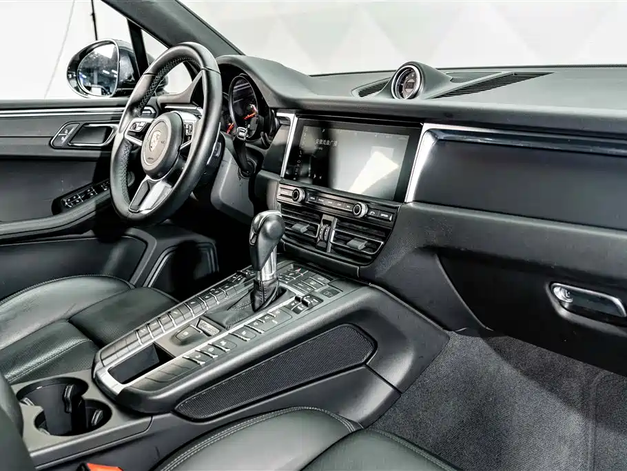 Porsche Macan 2018 Macan 2.0T фото 17