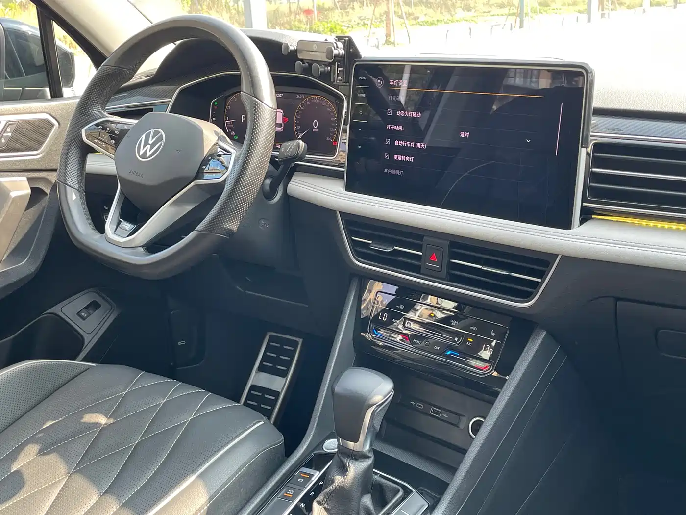 Volkswagen Tiguan L 2022 330TSI Auto 2WD R-Line Premium Edition фото 16