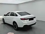 Фото 9 - Geely Geometry A